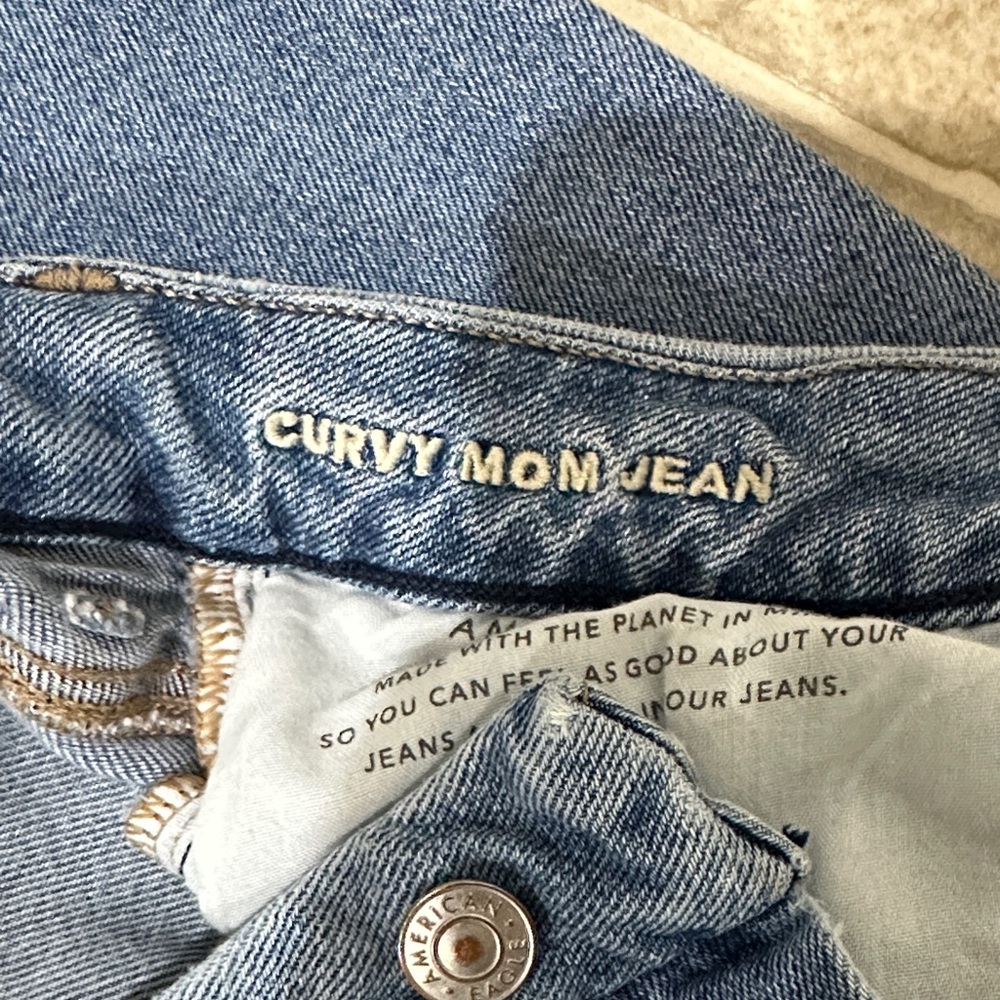American Eagle Outfitters High Rise Distressed Denim Jeans - Picture 7 of 8